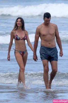 Gisele Bündchen [ gisele-bndchen ] - https www amazon com hz wis In case your in the mood to Christmas shop