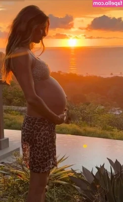 Gisele Bündchen [ gisele-bndchen ] - How much of a slut I am. How wet I am and moaning at how good it feels