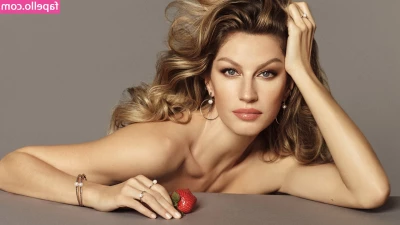 Gisele Bündchen [ gisele-bndchen ] - Toys charging day, because you never know when you might need them!