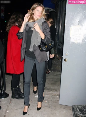Gisele Bündchen [ gisele-bndchen ] - Be proud of me and come see me in NYC starting Monday if you re around