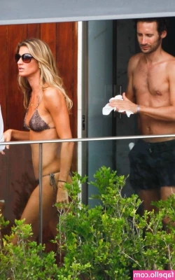 Gisele Bündchen [ gisele-bndchen ] - Hot tease 🔥🙌🏻💋