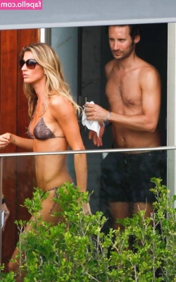 Gisele Bündchen [ gisele-bndchen ] - We finally got a hotel! Where should we fuck first! Hope your excited