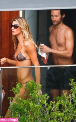 Gisele Bündchen [ gisele-bndchen ] - Tops, Stinky toes, sweaty soles and veins poppin hmmm which is your