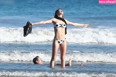 Gisele Bündchen [ gisele-bndchen ] - she is my friend  veele14 she is waiting for you to subscribe to her