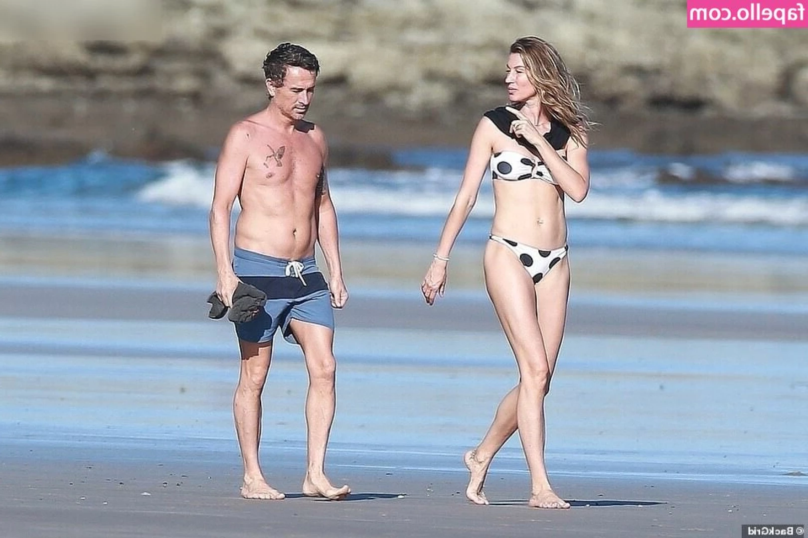 Gisele Bündchen [ gisele-bndchen ] - They didn t fit what so ever ughhhhhh