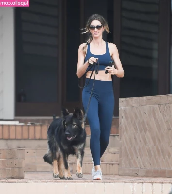 Gisele Bündchen [ gisele-bndchen ] - Ne pas négliger le plaisir d'une bonne missionnaire ☺️
