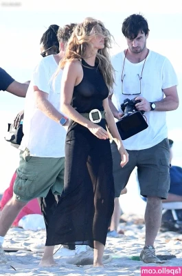 Gisele Bündchen [ gisele-bndchen ] - A lot of ass