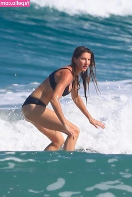 Gisele Bündchen [ gisele-bndchen ] - Double the fun tomorrow night live with beautiful gf @mikayelamiller