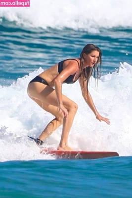 Gisele Bündchen [ gisele-bndchen ] - A bit more? 👀👅