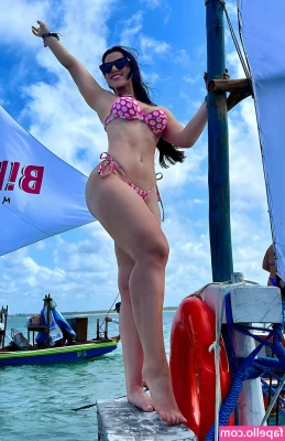 Larissa Tomásia