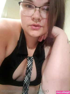 kayladawnj96 - Such an important element of the closet, like glasses, has long