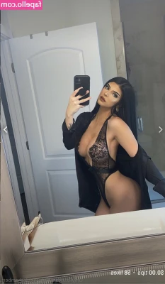 Taylor Nicole Chambers [ taylor-nicole-chambers-1 ] - Slow mo jiggly puff