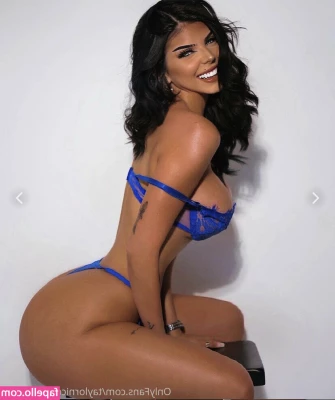 Taylor Nicole Chambers [ taylor-nicole-chambers-1 ] - Tittie Tuesday here again already  Well  ok then