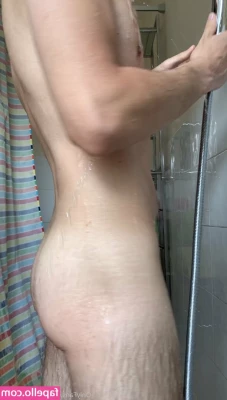 theerealmrbig - Spreading after a bath