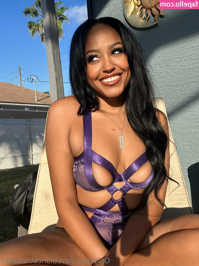 Bianca The Baker [ bianca-the-baker ] - Take me on vacation please   I will send my new video and pics to the