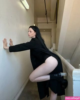 Tati Bruening [ tati-bruening ] - Do you like this angle
