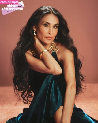 Demi Moore [ demi-moore ] - All tits with Chessi k imagine covering us both in a big load of cum x