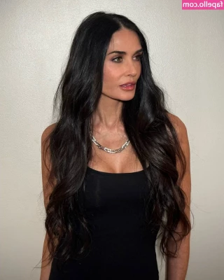 Demi Moore [ demi-moore ] - Do you like pulling my hair? 😘