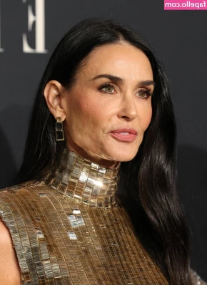 Demi Moore [ demi-moore ] - Lots of legs  Muita perna