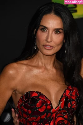 Demi Moore [ demi-moore ] - fucking myself w my dildo until I shoot warm cum all over myself