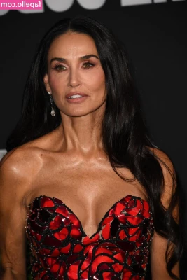 Demi Moore [ demi-moore ] - Wanna ride ? 😈
