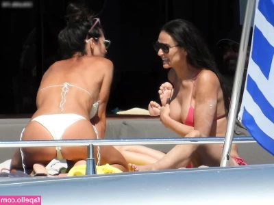 Demi Moore [ demi-moore ] - Body shot