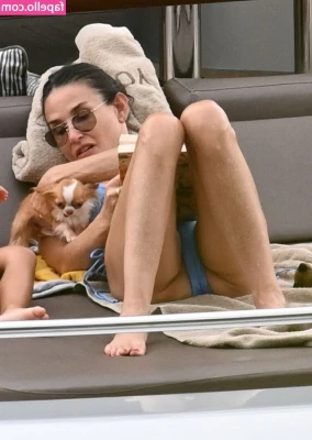 Demi Moore [ demi-moore ] - YOUR EASTER BABY FINALLY IS DONE!! Here's your Hoppy Easter pics from