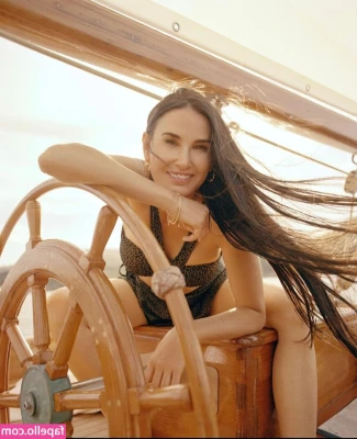 Demi Moore [ demi-moore ] - Can you guess what is coming?!😏