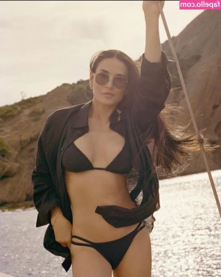 Demi Moore [ demi-moore ] - 11/10 recommend masturbating before work 🤤