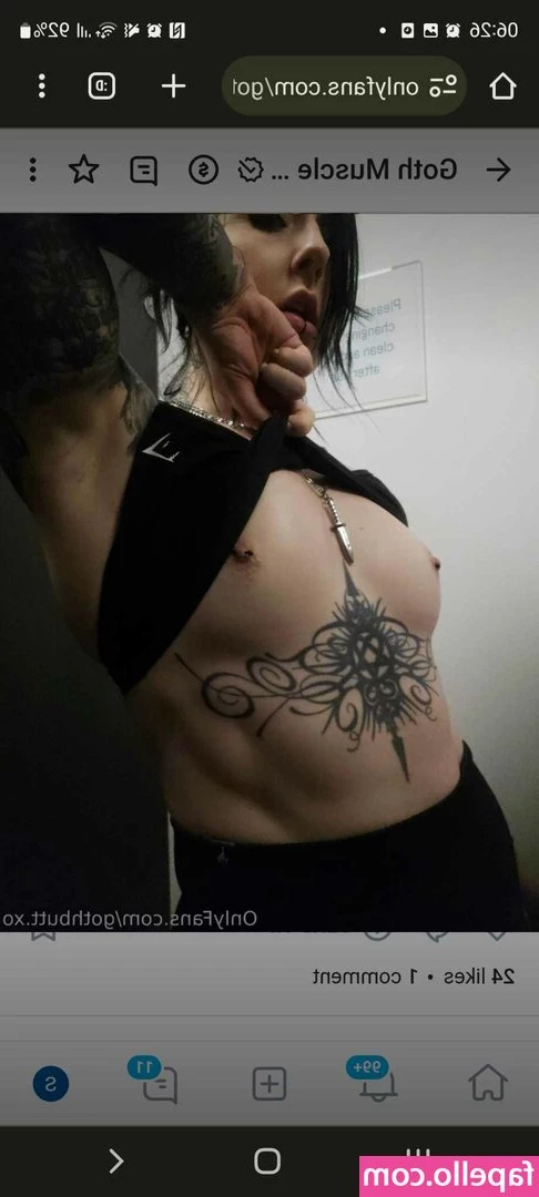 Goth Muscle Mommy [ goth-muscle-mommy ] - Photoshoot Part 1 Sundays has arrived      Out in the woods creating