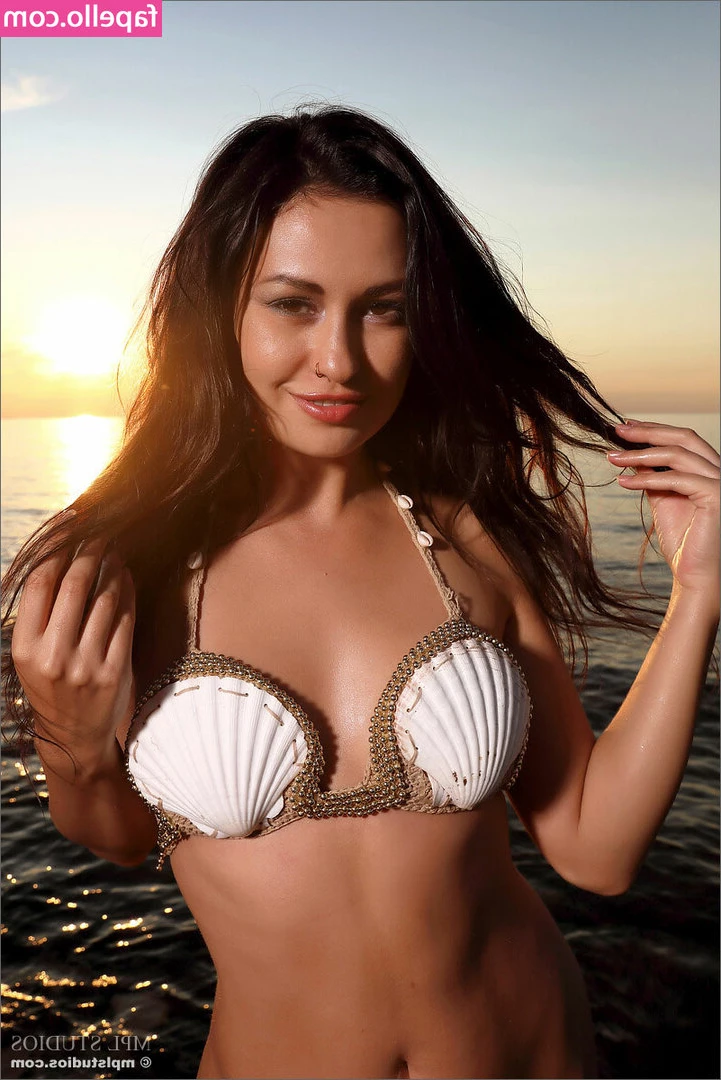 Mermaid Mila [ mermaid-mila ] - Sensational