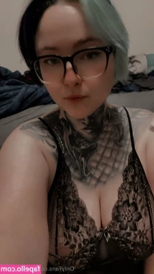 babe_ghost [ babe-ghost ] - Watch me take it off    littlesphinx