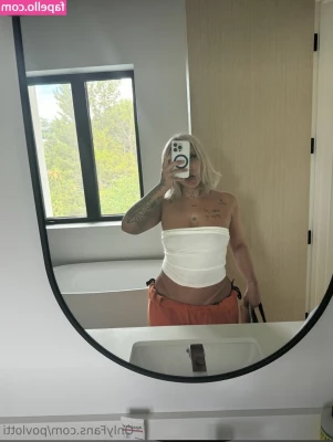 Ally Lotti [ ally-lotti-17 ] - Come get manscaped or check out my special massage  60 till Sept 1st