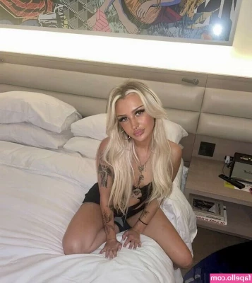 stephiealice_ [ stephiealice ] - Always flashing  Need someone to video me so I can get really naughty