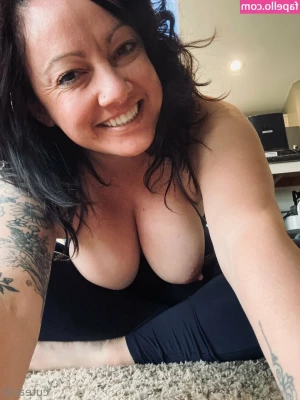 cuteandi - Can't stop smiling for no reason 😊 Do you like it when I play in