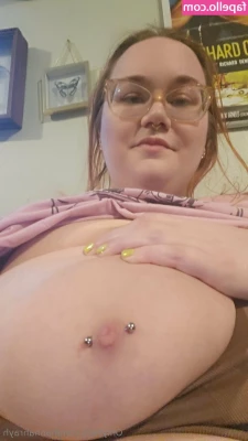 hannahrayh - lemme tease myself  a bit  hold on