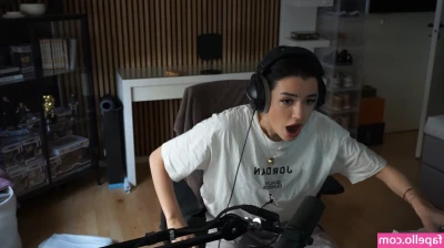 NoraExplorer - Hello 😏