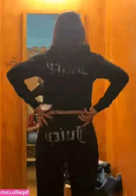 NoraExplorer - I love how fat my pussy looks when I’m bent over ☺️ swipe for a