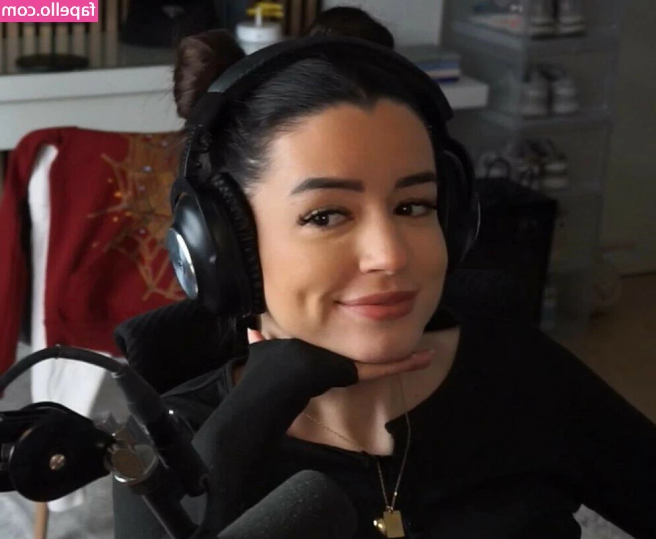 NoraExplorer - Worship your Queen with tips 💕💗🤤 xoxo Kisses 😘