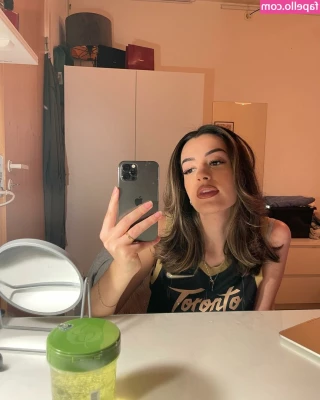 NoraExplorer - Cheeks to start your week