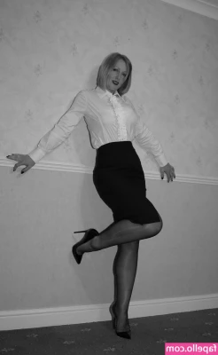 Mrs S Stockings [ mrs-s-stockings ] - How dirty do you like em