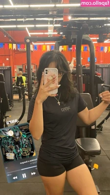 Wandinha Maromba [ wandinha-maromba ] - My hands are not enough, can you help me?... 🔥😜