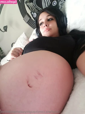 naughtysalamanderfree - I'm gonna let my booty do all the talking! 😏