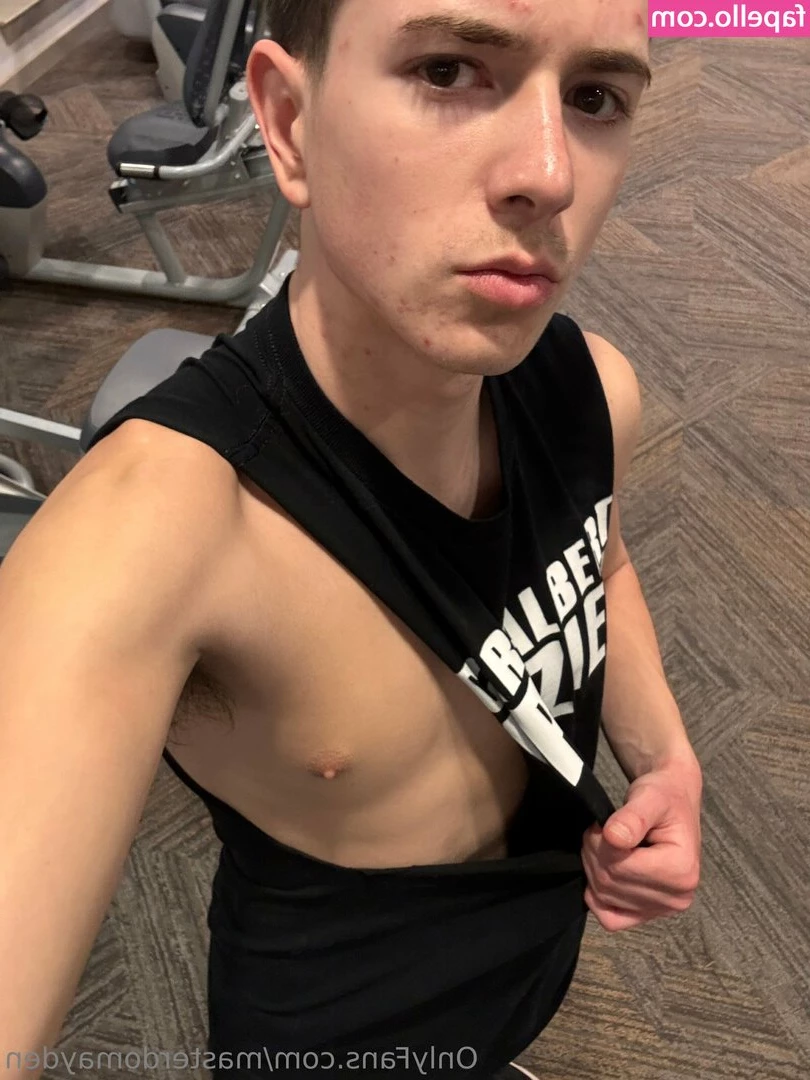 masterdomayden - DM me if you think I should raise my arms😈