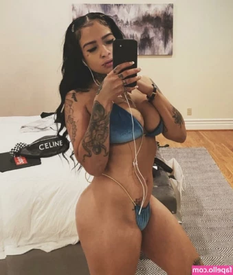Distortedd - Saints pray  Sinners stare   And you ve been staring for a while What