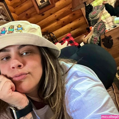Katie Cummings [ katie-cummings ] - Petition for plus size play boy bunnies to live at the mansion?🤣