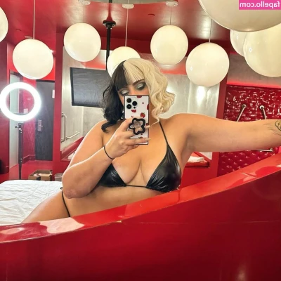 Katie Cummings [ katie-cummings ] - 😈💜What 's on my mind Baby ?