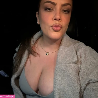 Katie Cummings [ katie-cummings ] - Selfie drop 😘