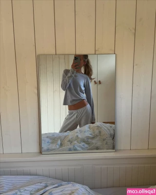 Lotta Emilie Stichler [ lotta-emilie-stichler ] - Am I clean enough