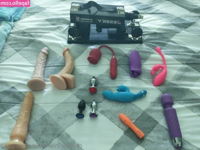 sadie_campbell [ sadie-campbell ] - Need some company in this big bed 😈🔞 7new pics